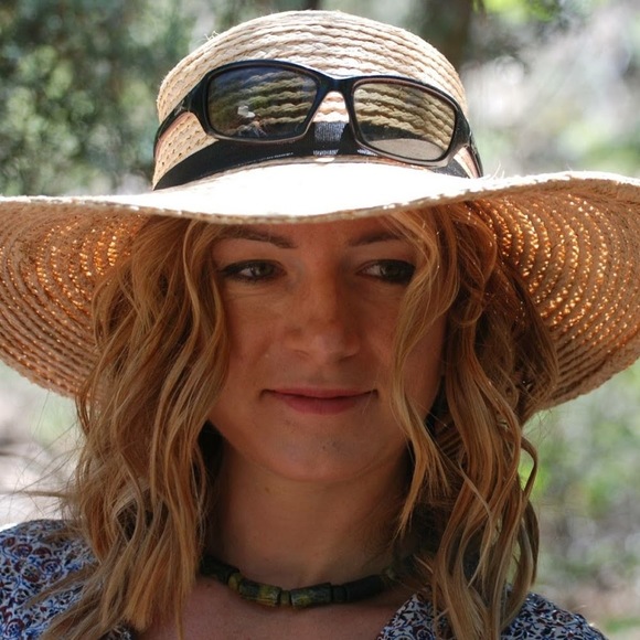 Meet your Posher, Becca - Picture 1 of 1